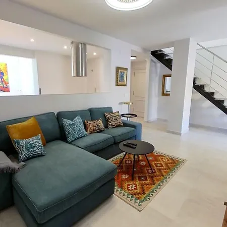 Luxurious 2 Bed Penthouse Atico 托雷维耶哈